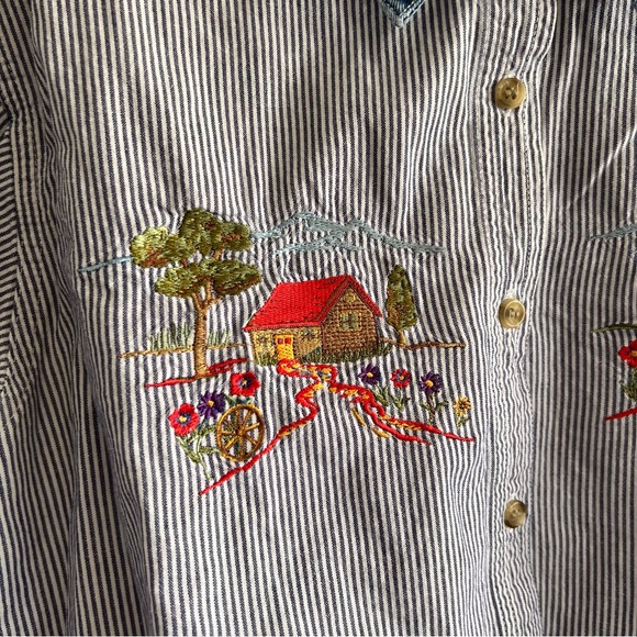 Basic Editions Women’s Vintage Denim Collar Barn Embroidery Shirt Size Medium - Picture 6 of 10